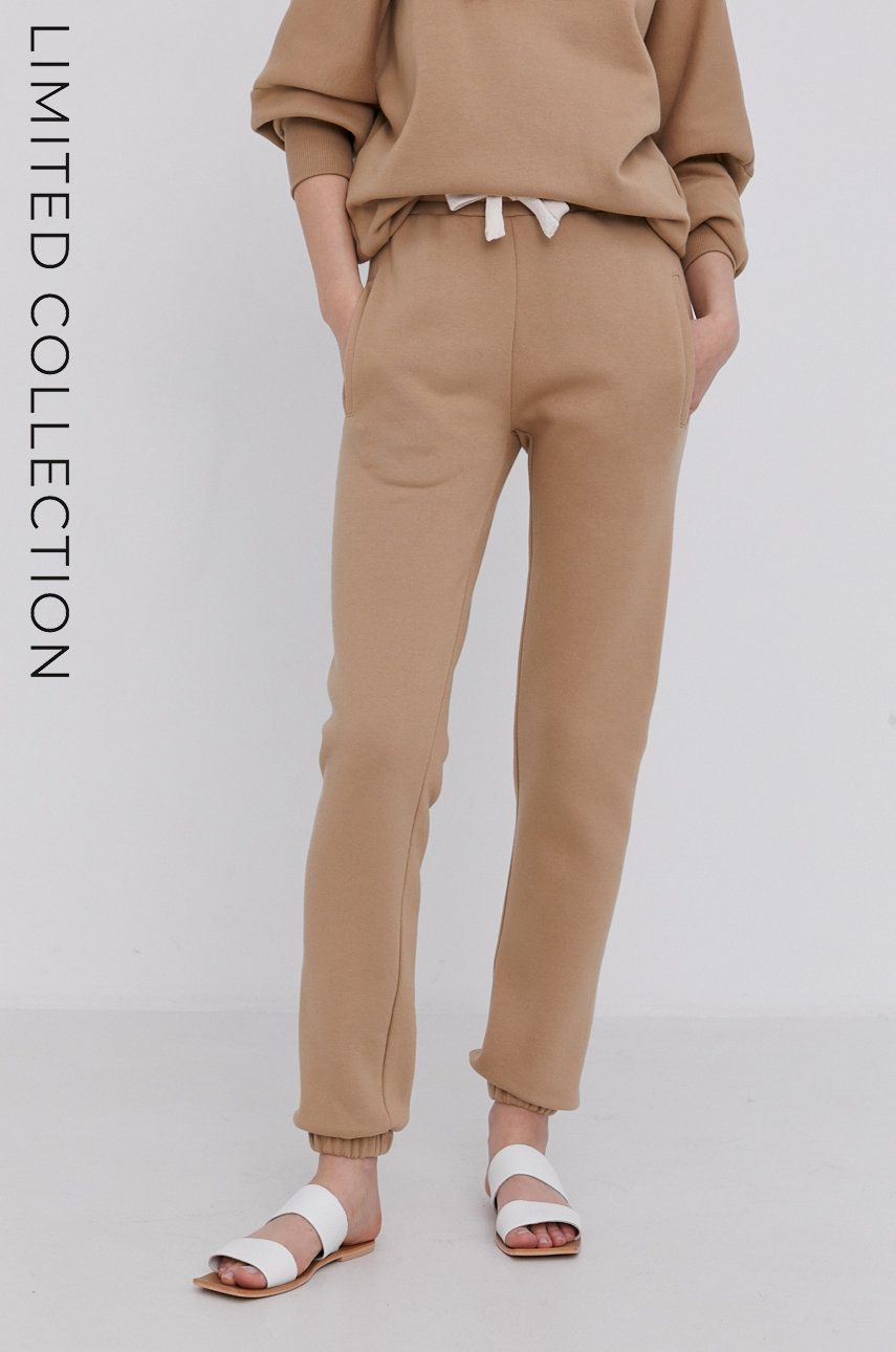 Answear Lab Pantaloni ECO femei, culoarea bej, material neted