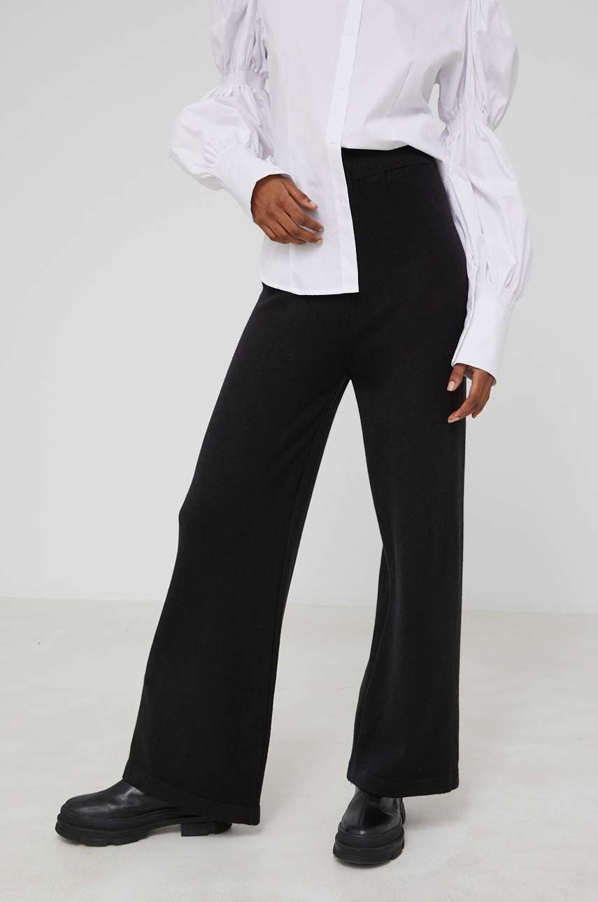 Answear Lab pantaloni femei, culoarea negru, neted