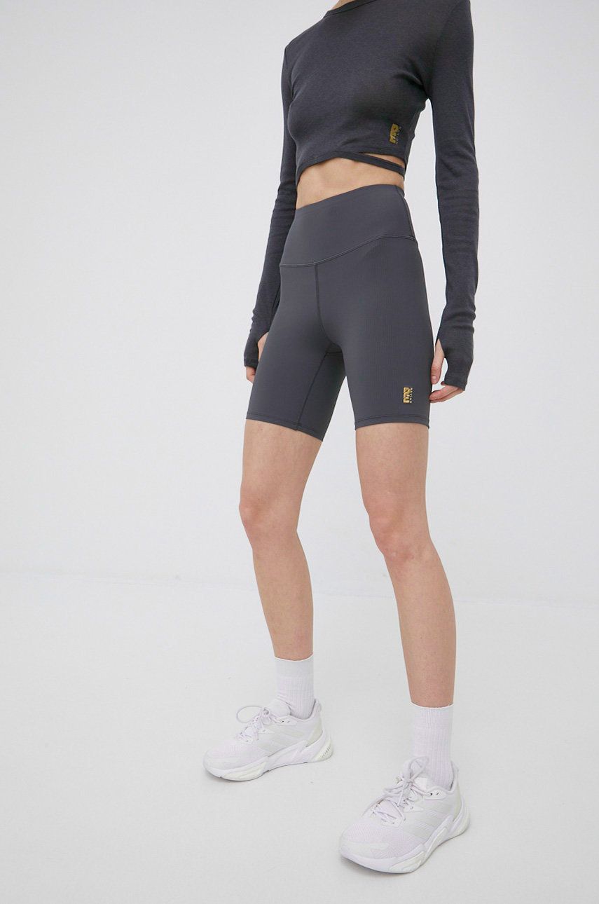 P.E Nation pantaloni scurți de antrenament Universal femei, culoarea gri, neted, high waist